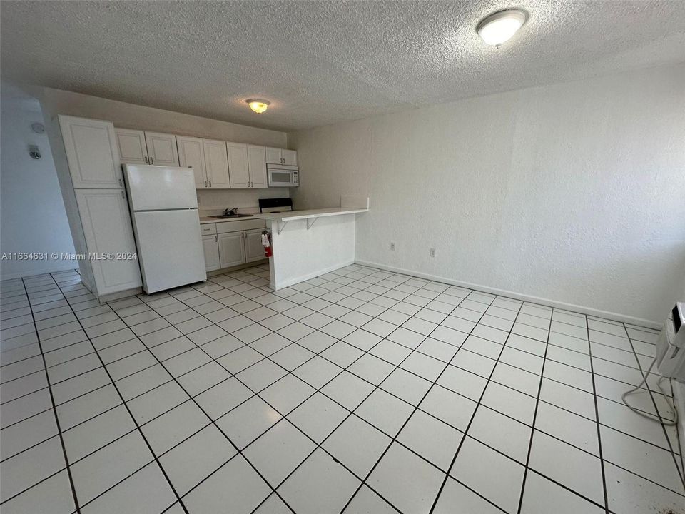 For Rent: $1,300 (1 beds, 1 baths, 0 Square Feet)