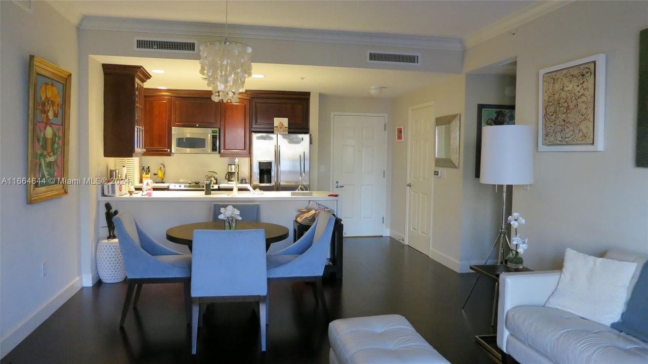 Active With Contract: $4,100 (2 beds, 2 baths, 1246 Square Feet)