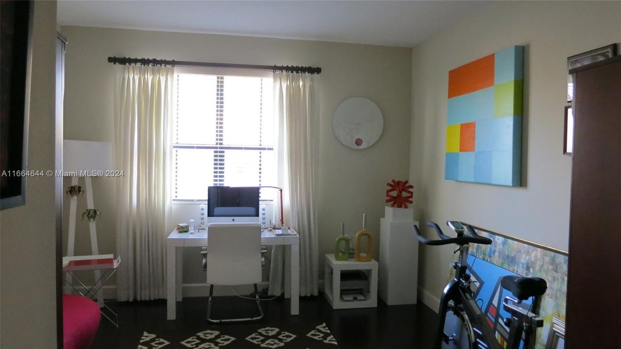 Active With Contract: $4,100 (2 beds, 2 baths, 1246 Square Feet)