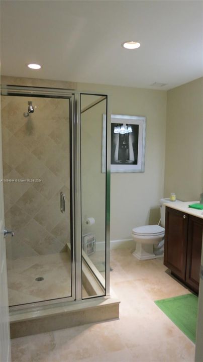 Active With Contract: $4,100 (2 beds, 2 baths, 1246 Square Feet)