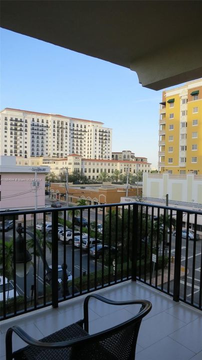 Active With Contract: $4,100 (2 beds, 2 baths, 1246 Square Feet)