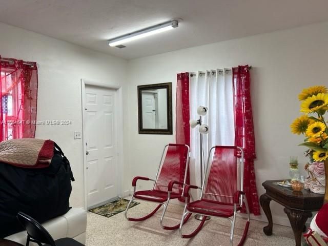 For Rent: $2,300 (2 beds, 1 baths, 1725 Square Feet)