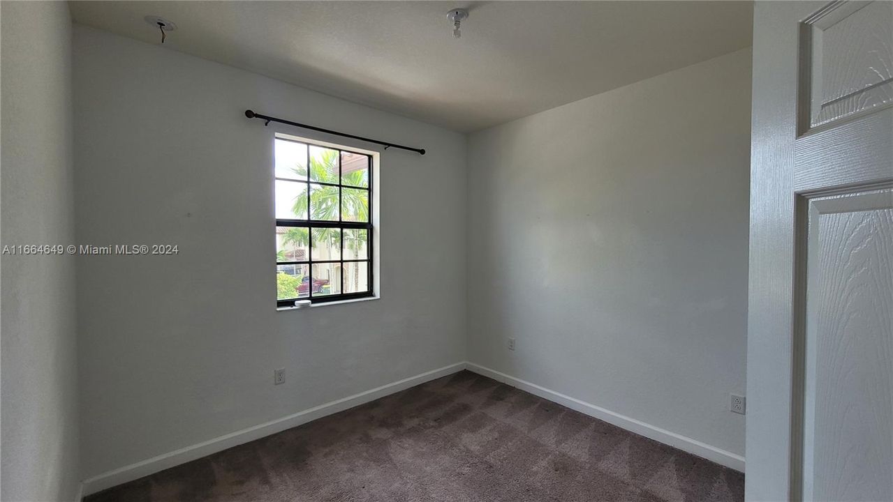 For Rent: $2,500 (3 beds, 2 baths, 1565 Square Feet)