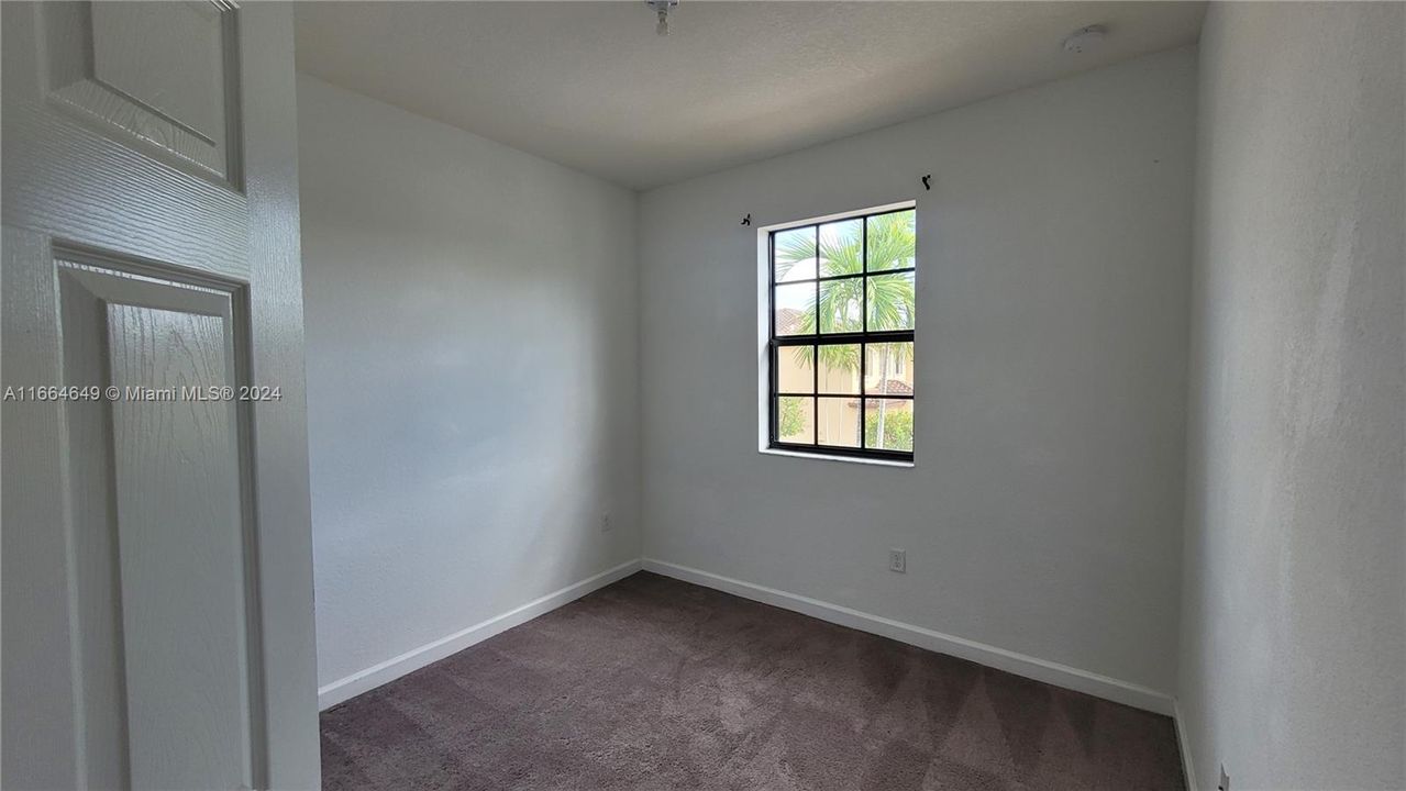 For Rent: $2,500 (3 beds, 2 baths, 1565 Square Feet)