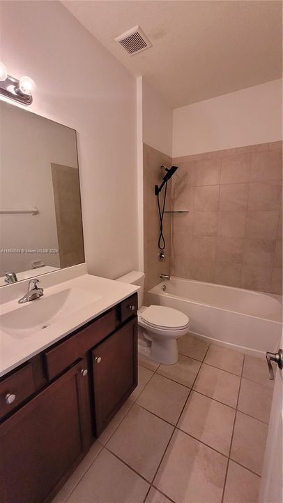 For Rent: $2,500 (3 beds, 2 baths, 1565 Square Feet)