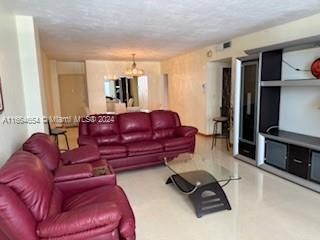 For Rent: $2,500 (1 beds, 1 baths, 950 Square Feet)