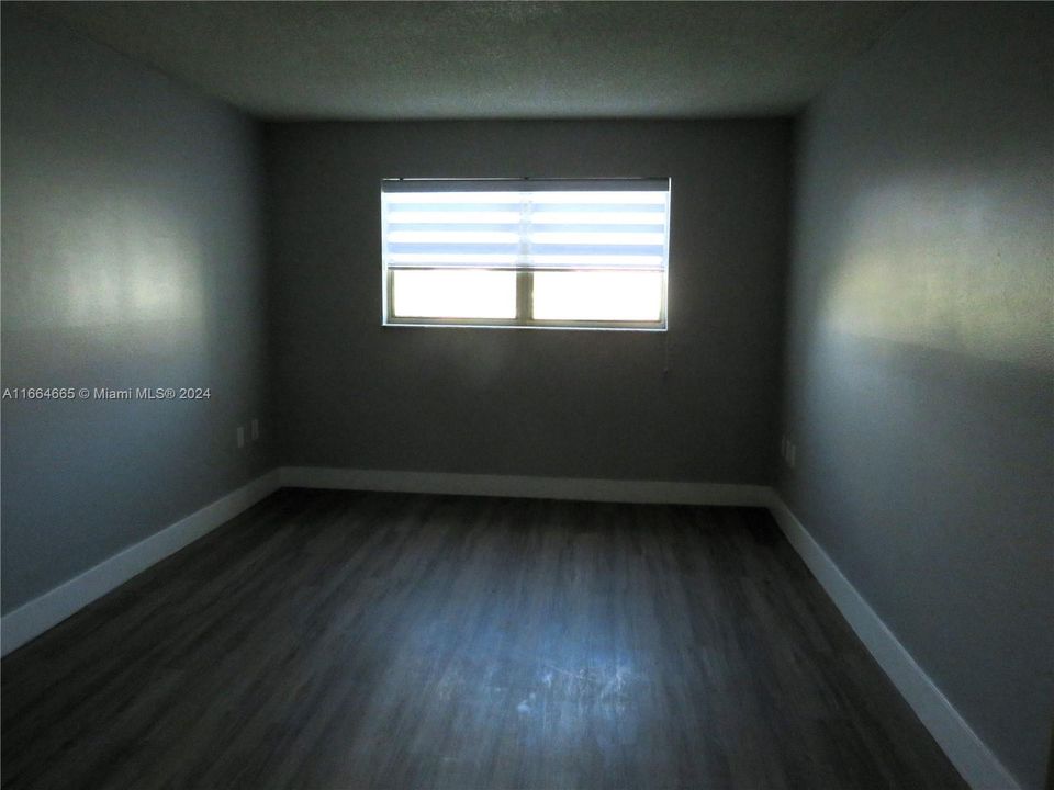 For Sale: $128,999 (1 beds, 1 baths, 640 Square Feet)