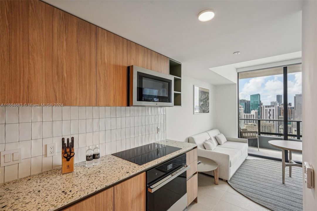 For Sale: $899,000 (1 beds, 1 baths, 540 Square Feet)