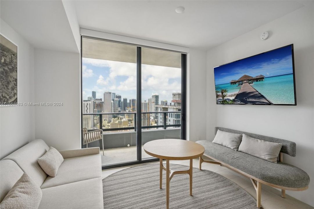 For Sale: $899,000 (1 beds, 1 baths, 540 Square Feet)