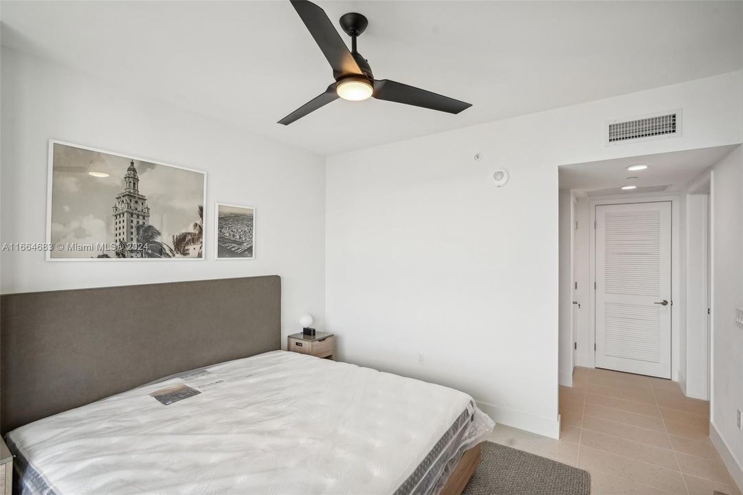 For Sale: $899,000 (1 beds, 1 baths, 540 Square Feet)