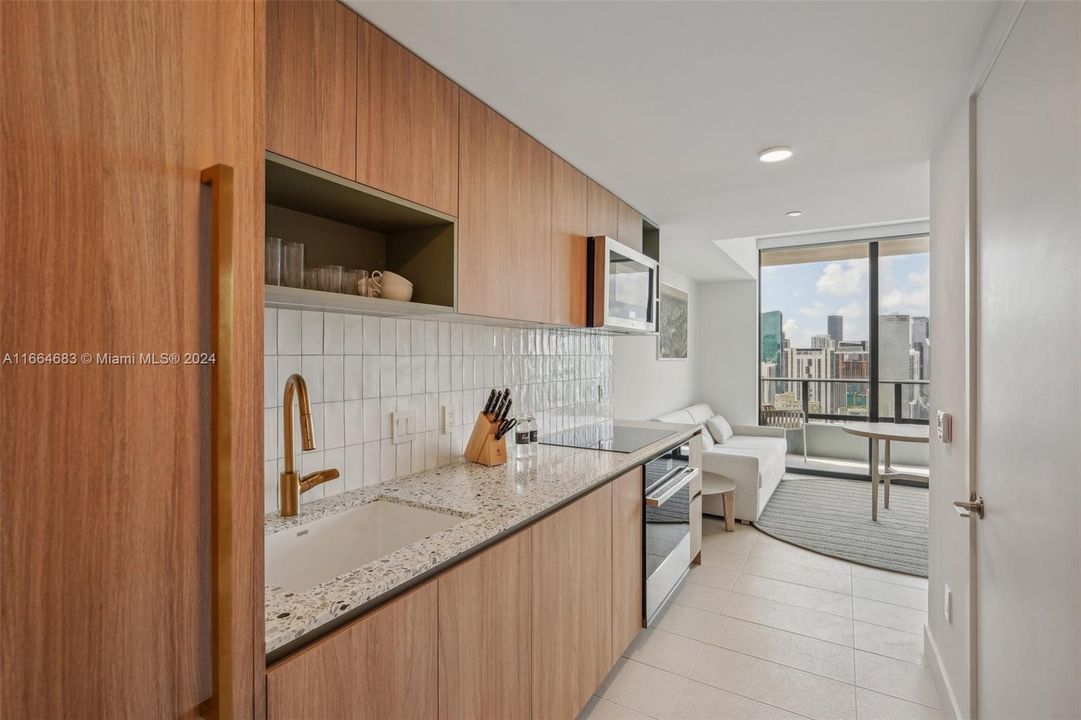 For Sale: $899,000 (1 beds, 1 baths, 540 Square Feet)