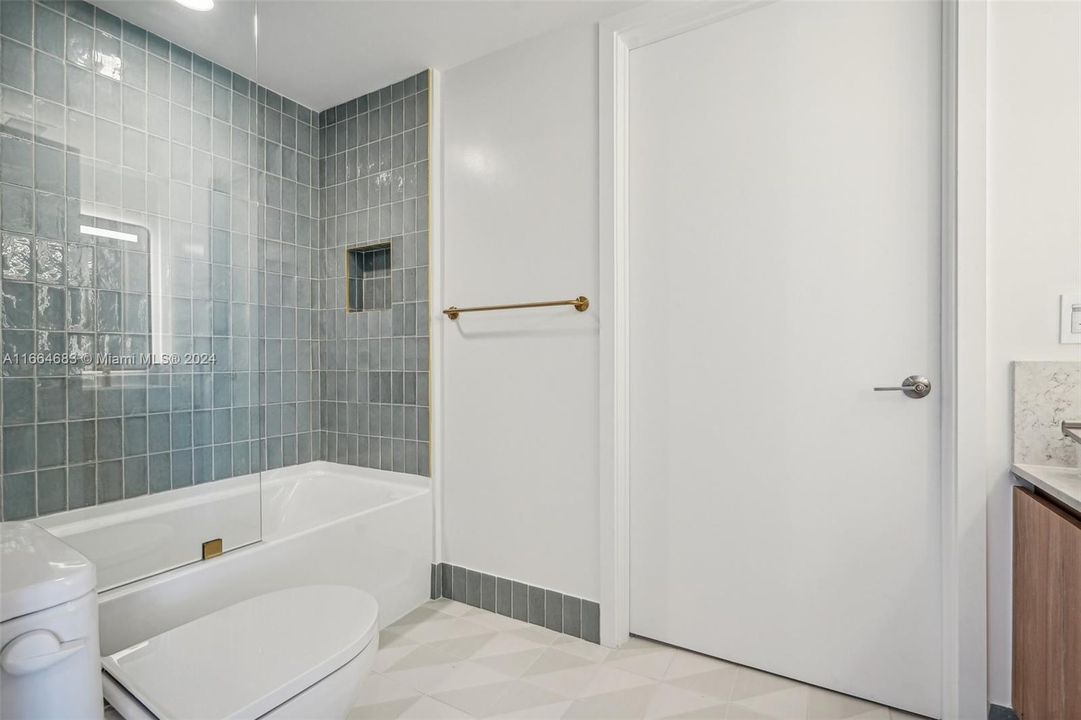 For Sale: $899,000 (1 beds, 1 baths, 540 Square Feet)