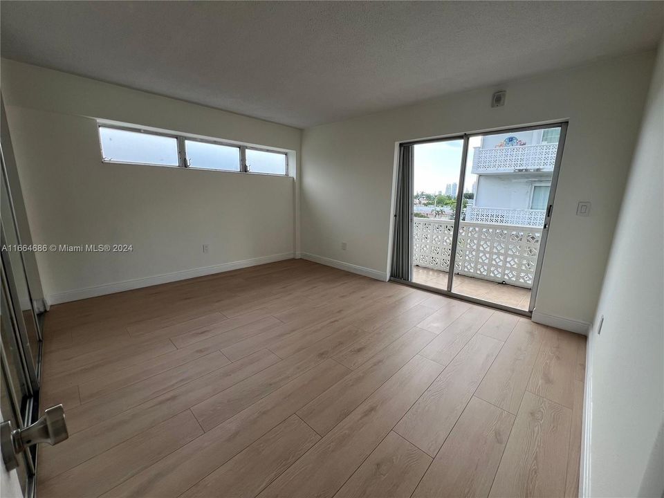 For Rent: $2,350 (1 beds, 1 baths, 667 Square Feet)