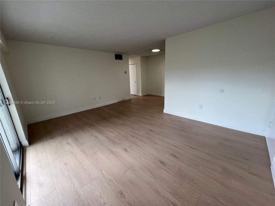 For Rent: $2,350 (1 beds, 1 baths, 667 Square Feet)