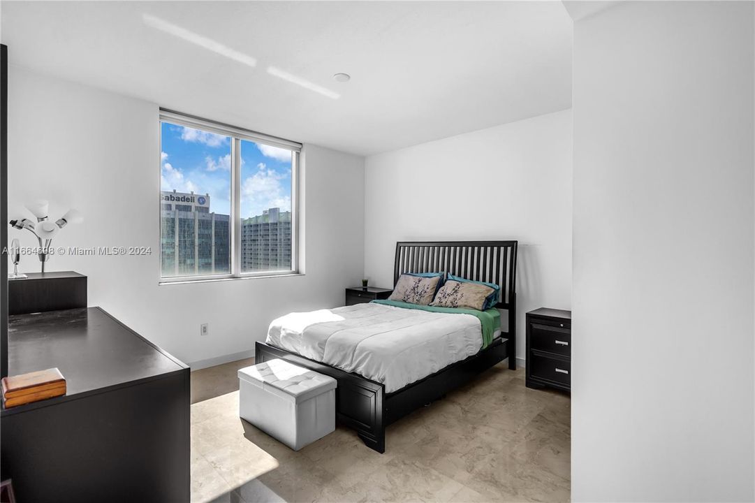 For Sale: $519,000 (1 beds, 1 baths, 963 Square Feet)