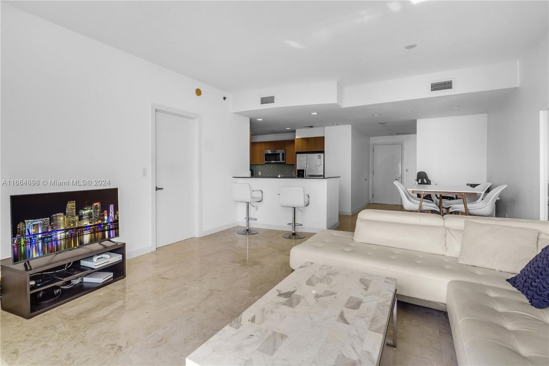 For Sale: $519,000 (1 beds, 1 baths, 963 Square Feet)