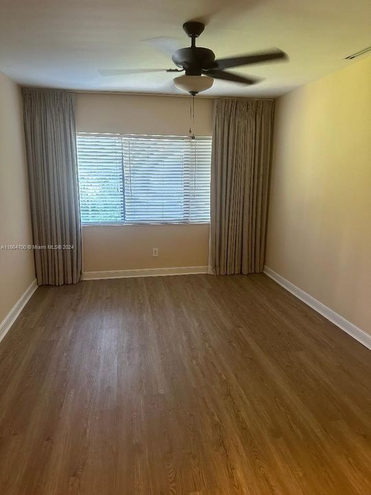 For Rent: $2,300 (1 beds, 1 baths, 823 Square Feet)