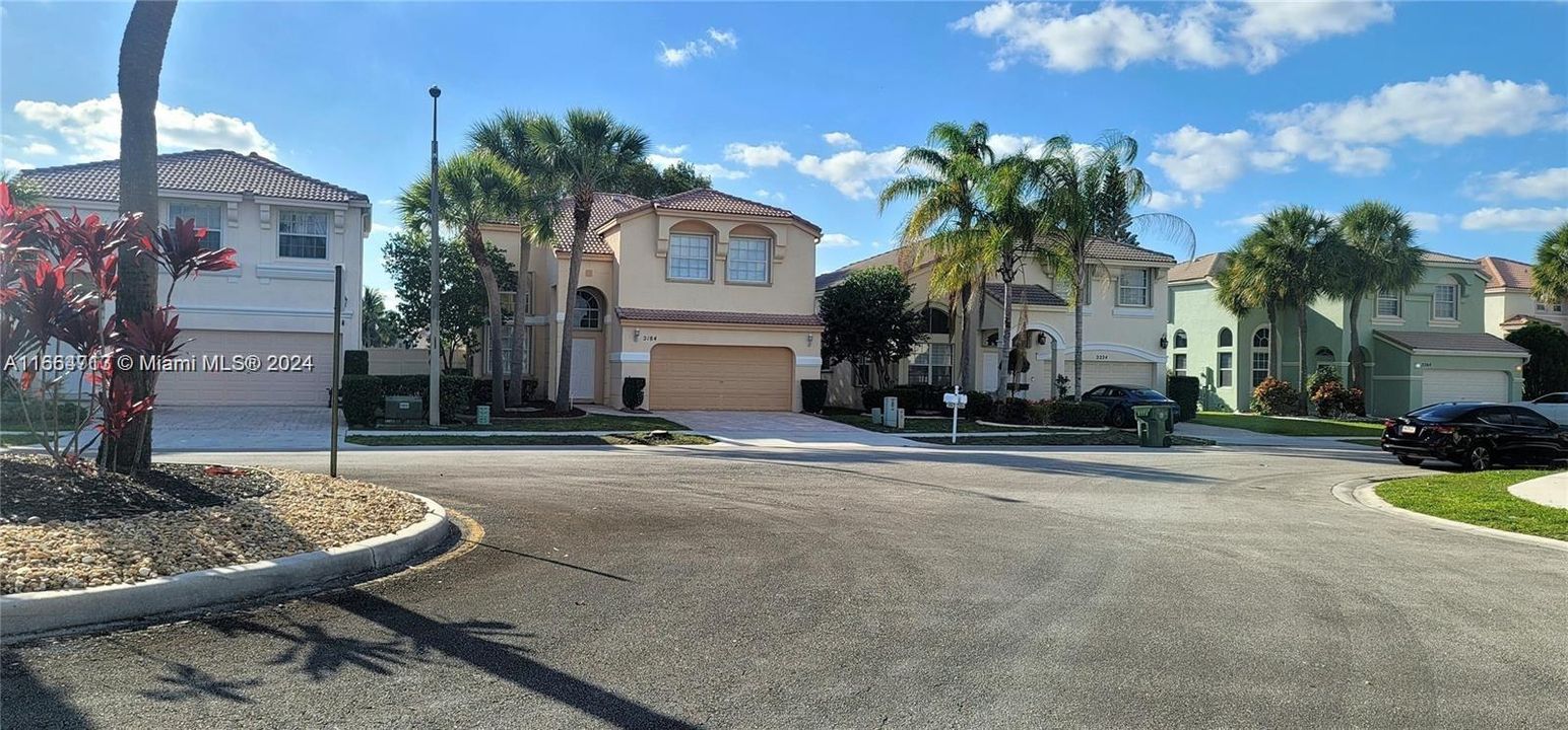 For Sale: $650,000 (4 beds, 2 baths, 2148 Square Feet)