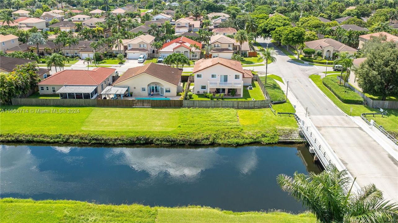 For Sale: $799,000 (4 beds, 2 baths, 2864 Square Feet)