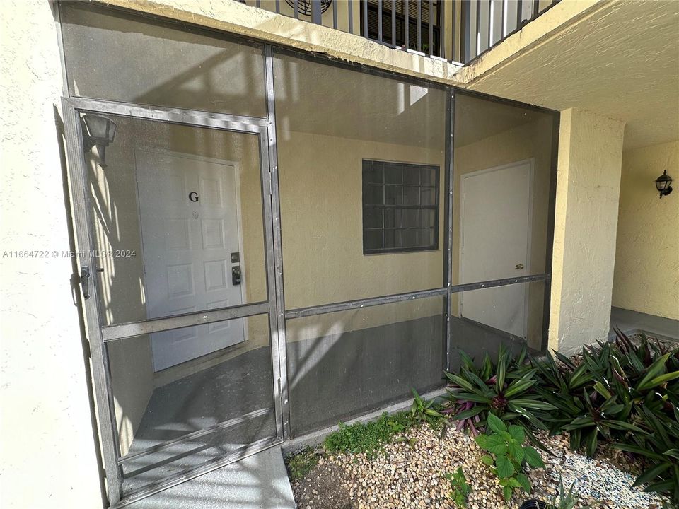 Active With Contract: $2,100 (3 beds, 2 baths, 1195 Square Feet)