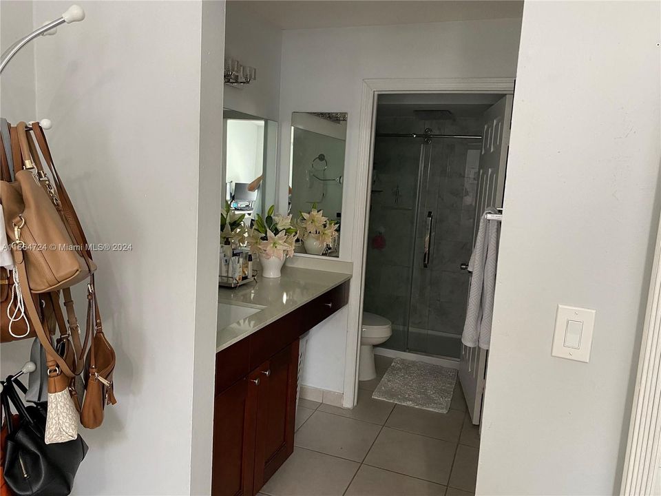 En Venta: $459,000 (2 camas, 2 baños, 1166 Pies cuadrados)