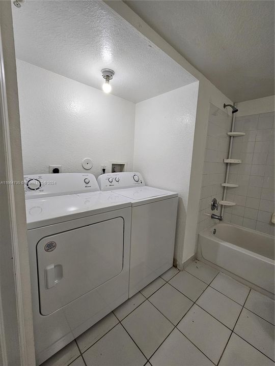 For Rent: $2,000 (2 beds, 2 baths, 895 Square Feet)