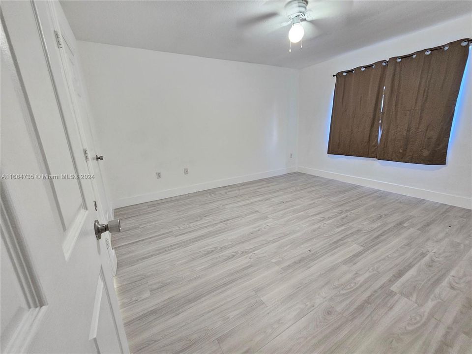 For Rent: $2,000 (2 beds, 2 baths, 895 Square Feet)