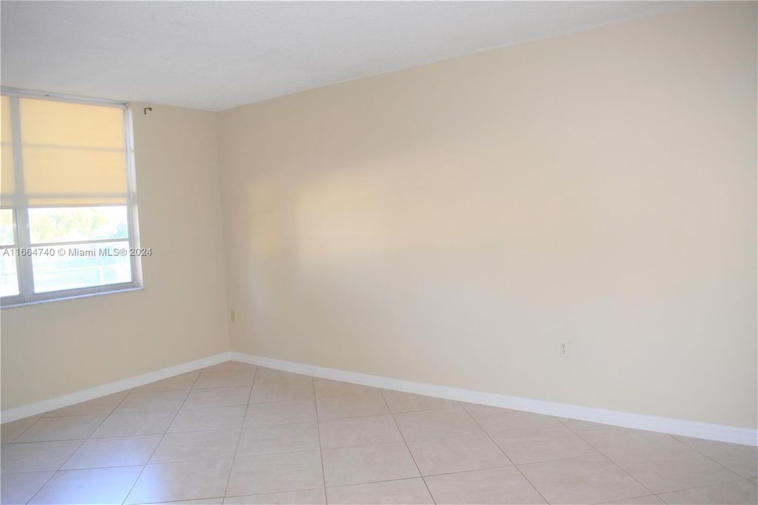 For Rent: $2,400 (2 beds, 2 baths, 1253 Square Feet)