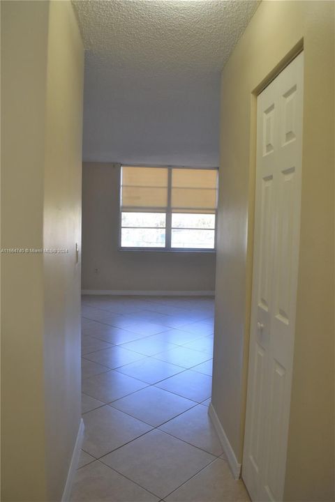 For Rent: $2,400 (2 beds, 2 baths, 1253 Square Feet)