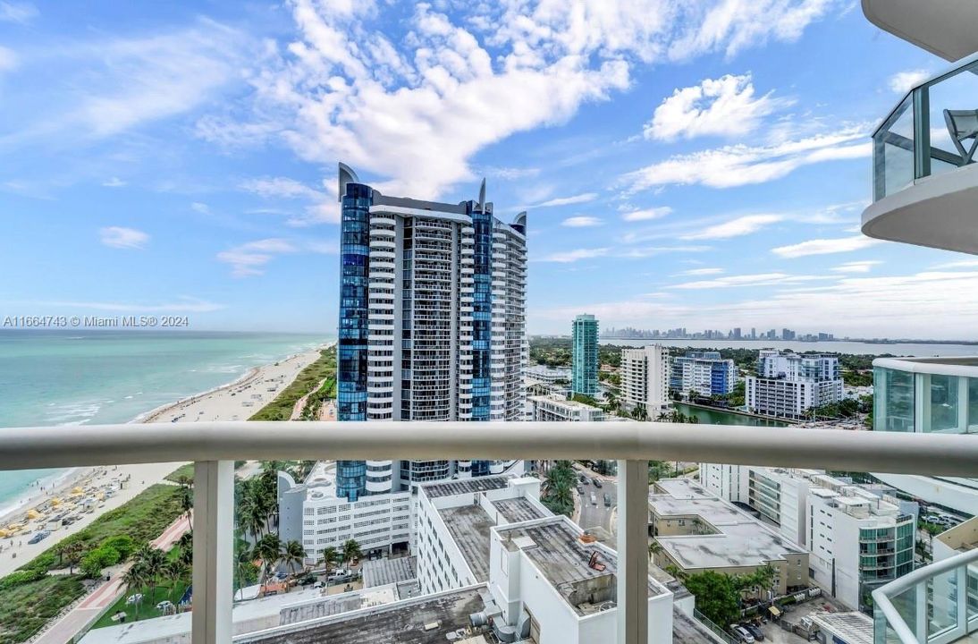 For Sale: $975,000 (1 beds, 1 baths, 808 Square Feet)