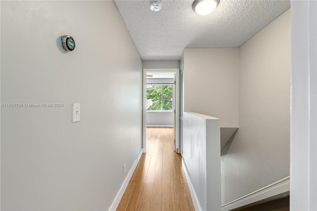 For Sale: $375,000 (2 beds, 2 baths, 1110 Square Feet)