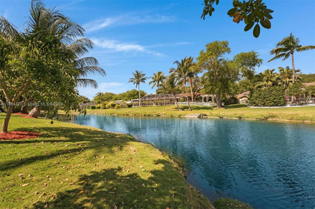 For Sale: $1,675,000 (3 beds, 3 baths, 3500 Square Feet)