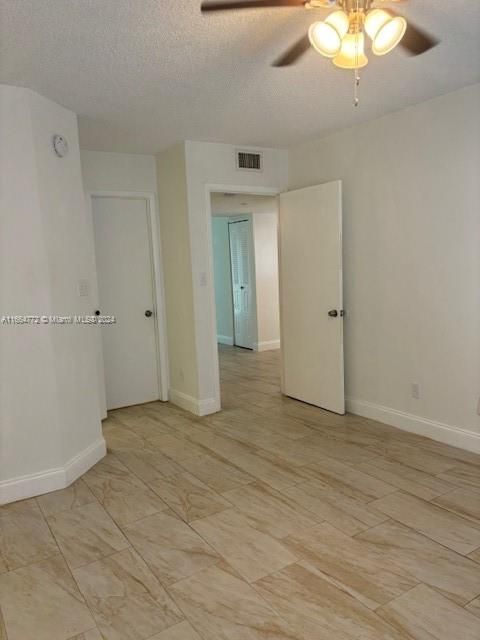 For Rent: $1,800 (1 beds, 1 baths, 816 Square Feet)