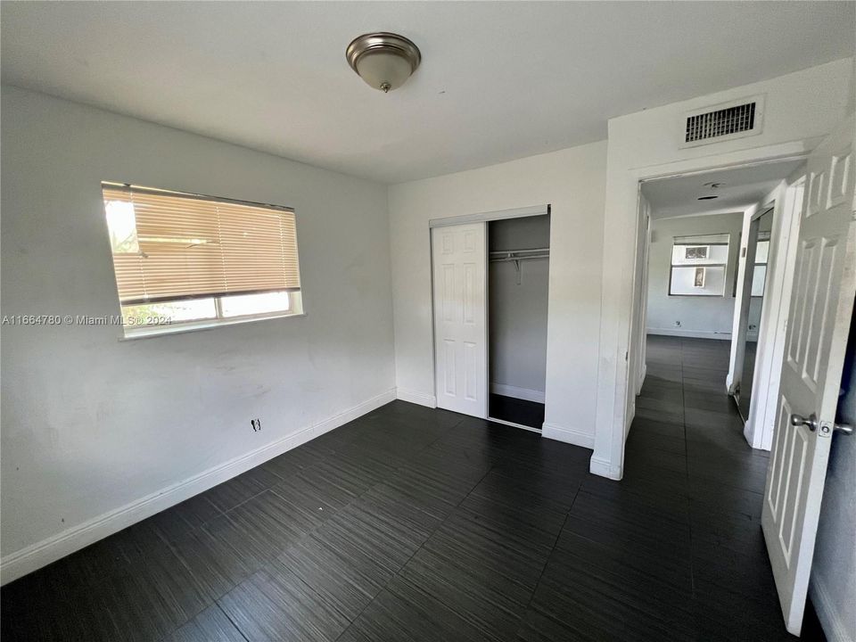 For Rent: $1,600 (1 beds, 1 baths, 12374 Square Feet)