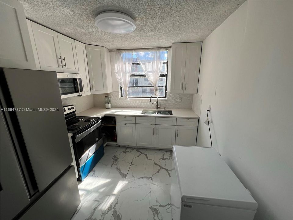 For Sale: $140,000 (3 beds, 2 baths, 1413 Square Feet)