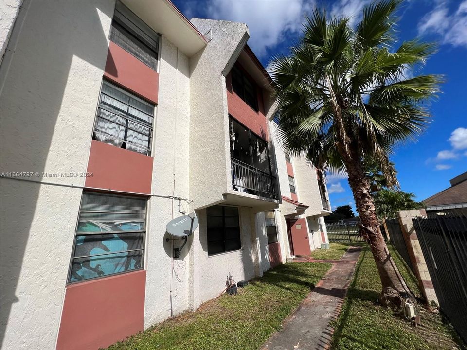 En Venta: $140,000 (3 camas, 2 baños, 1413 Pies cuadrados)