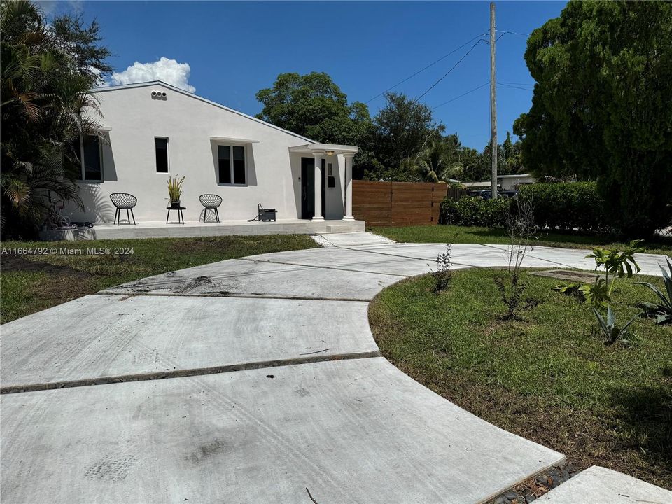 For Sale: $920,000 (3 beds, 2 baths, 1848 Square Feet)