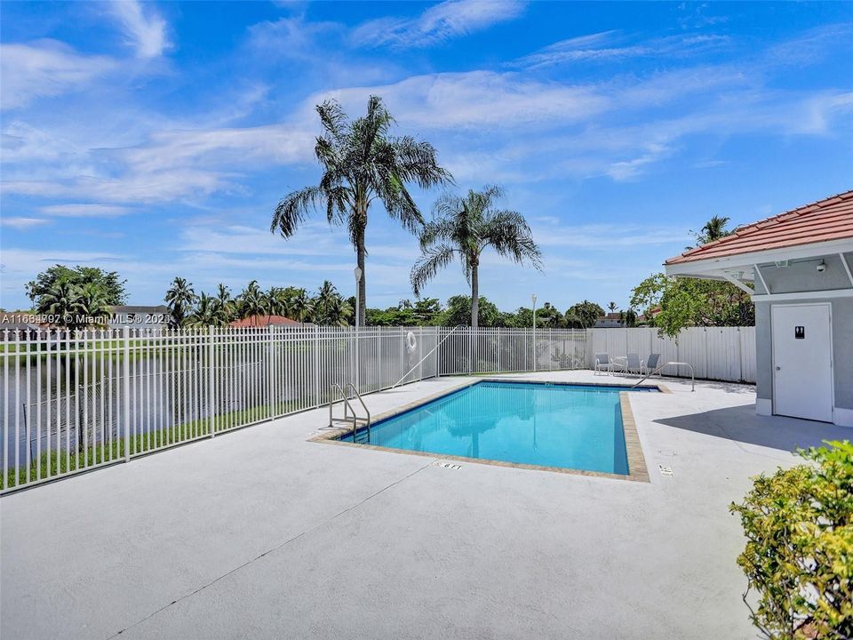 For Sale: $615,000 (3 beds, 2 baths, 1600 Square Feet)