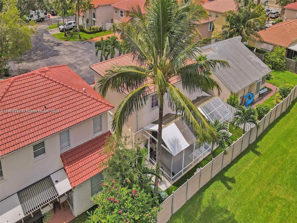 En Venta: $615,000 (3 camas, 2 baños, 1600 Pies cuadrados)