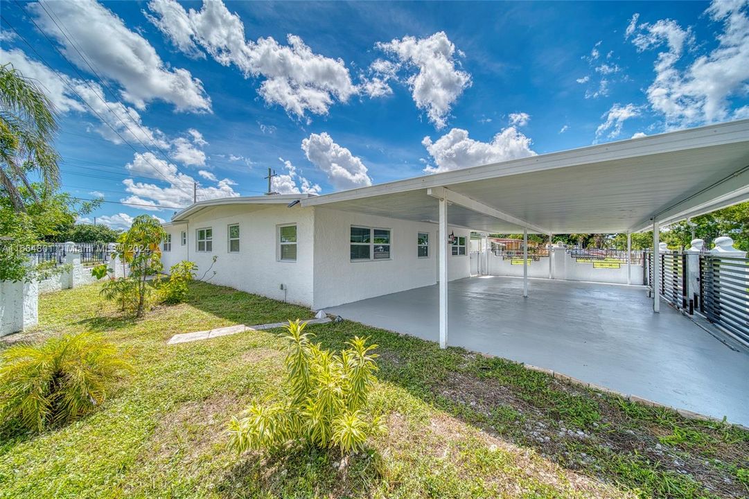 For Sale: $475,000 (3 beds, 2 baths, 1632 Square Feet)