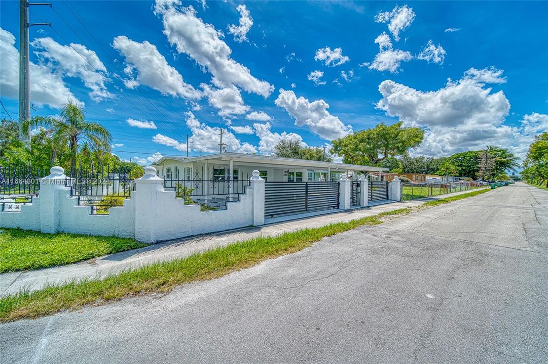 For Sale: $475,000 (3 beds, 2 baths, 1632 Square Feet)