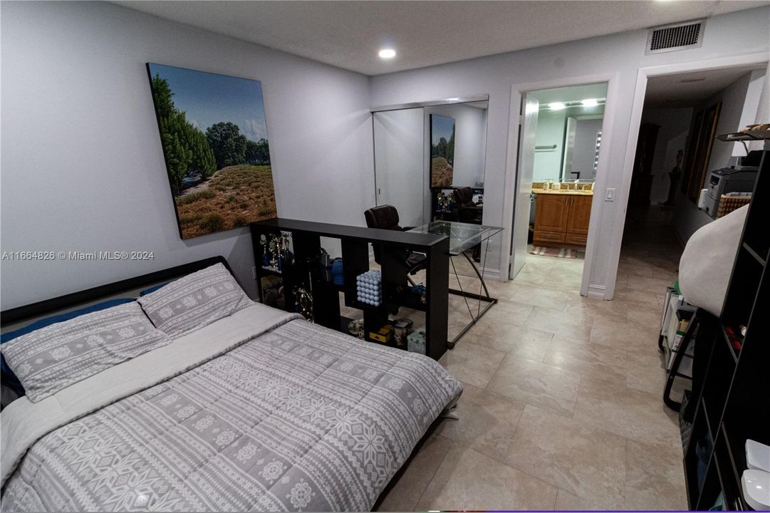 En Venta: $785,000 (4 camas, 3 baños, 2690 Pies cuadrados)