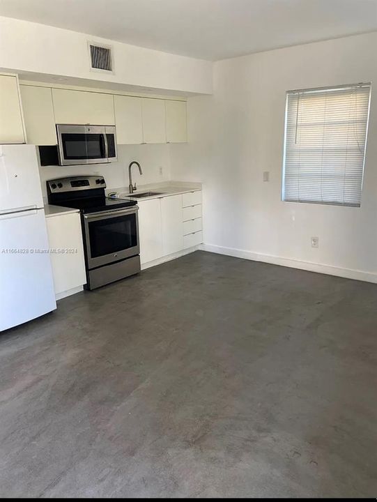 For Rent: $1,650 (1 beds, 1 baths, 650 Square Feet)