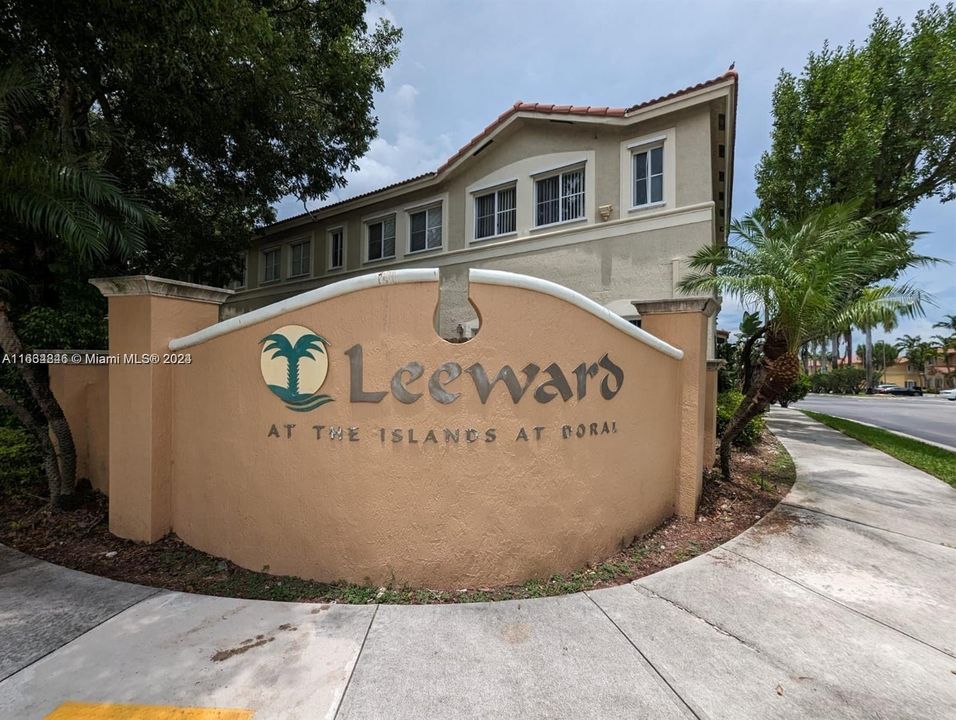 For Sale: $575,000 (4 beds, 3 baths, 1507 Square Feet)