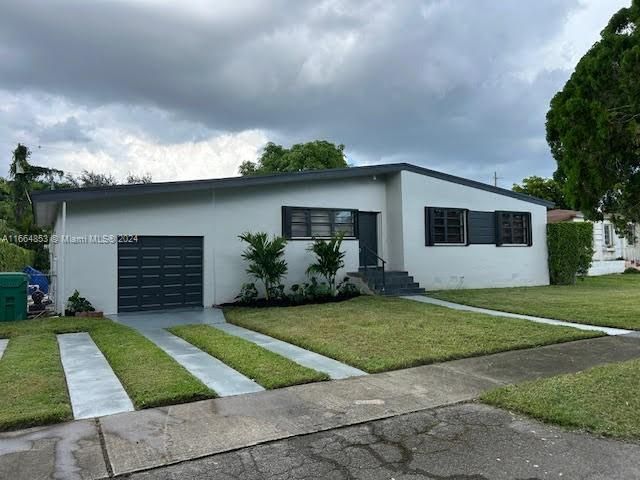 For Sale: $699,000 (3 beds, 2 baths, 1330 Square Feet)