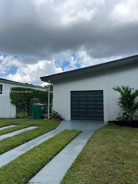 For Sale: $699,000 (3 beds, 2 baths, 1330 Square Feet)