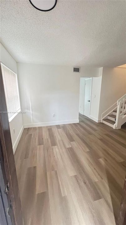 For Sale: $459,900 (3 beds, 2 baths, 1317 Square Feet)