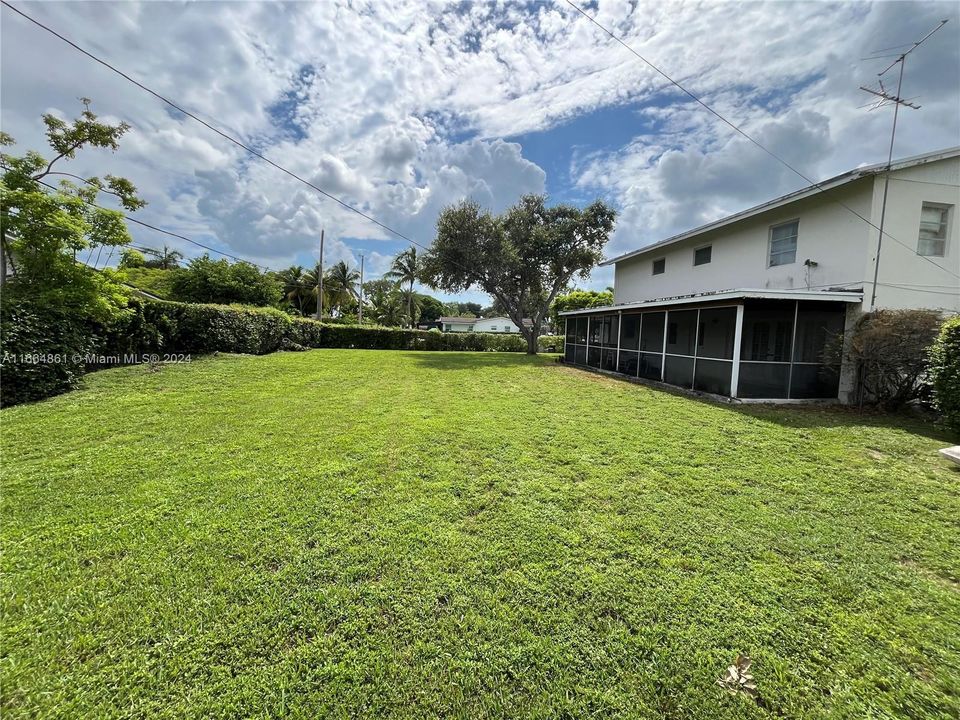 For Sale: $1,200,000 (4 beds, 2 baths, 2214 Square Feet)