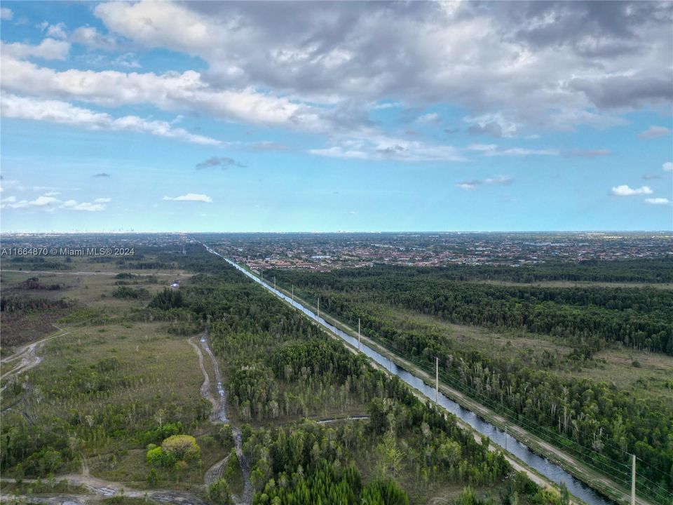 На продажу: $895,000 (10.00 acres)