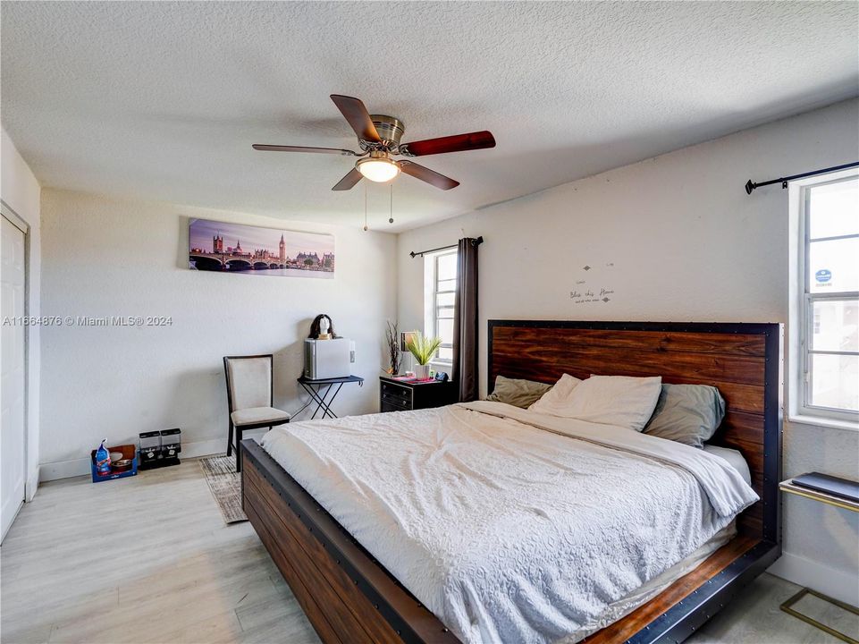 For Sale: $320,000 (3 beds, 1 baths, 1406 Square Feet)